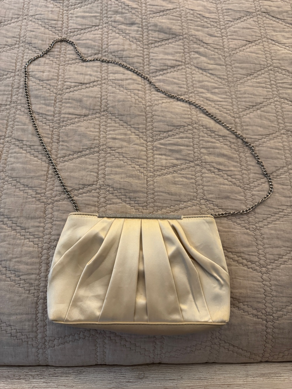 Elegant Cream Pleated Evening Chain Bag